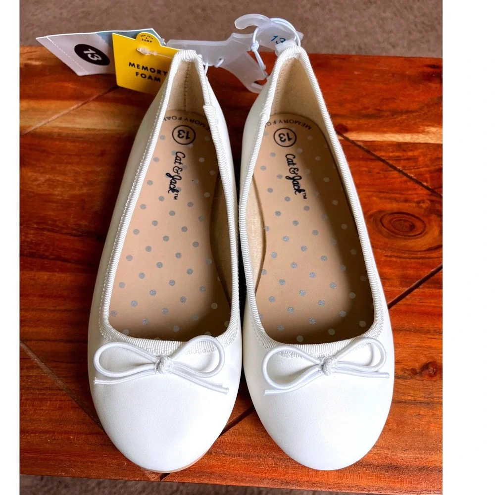 Cat & Jack Diana Kids White Ballet Flats Memory Foam Bow Shoes Size 13 NEW
